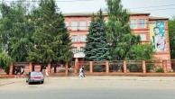 Это бывшая школа № 25,  потом военное училище, затем филиал московского технологического института