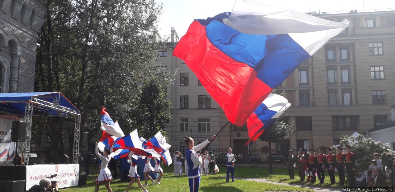 То, что нас СТЯГивает, или День Российского Флага. Санкт-Петербург, Россия