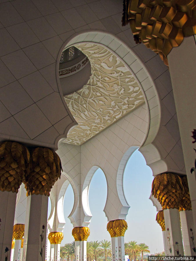 Мечеть шейха Зайда - Белоснежное чудо в песках Абу-Даби