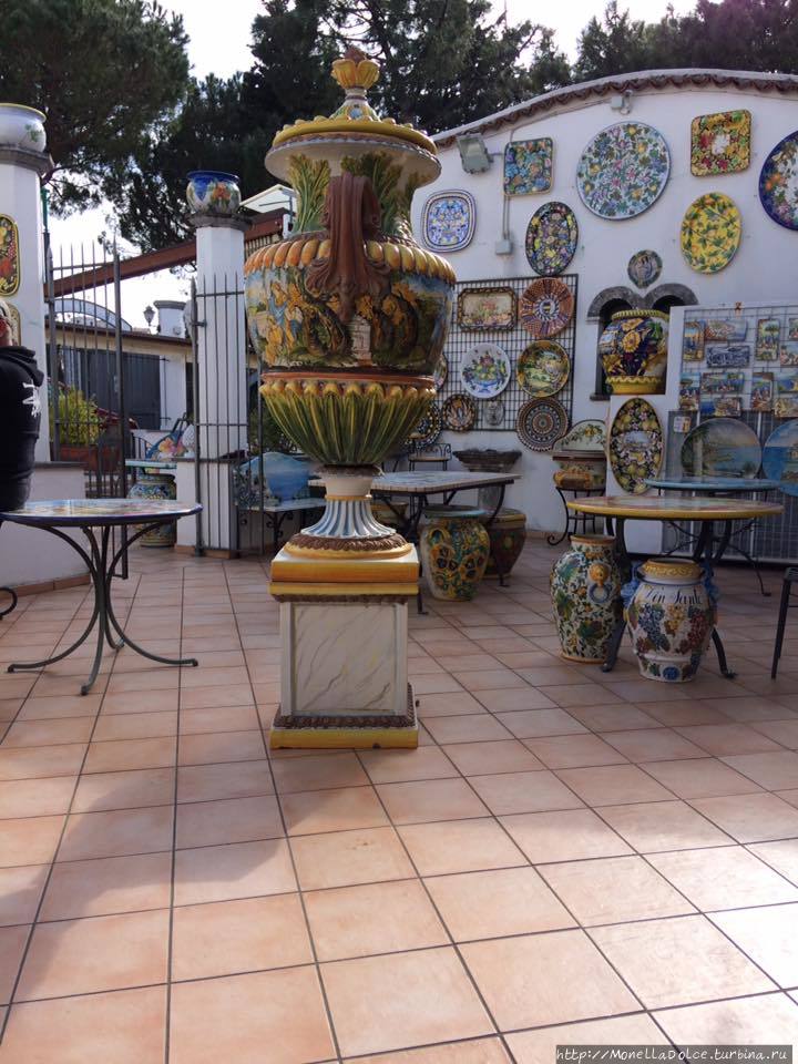 Ceramiche Cosmolena Factory магазин арт-керамики Равелло, Италия