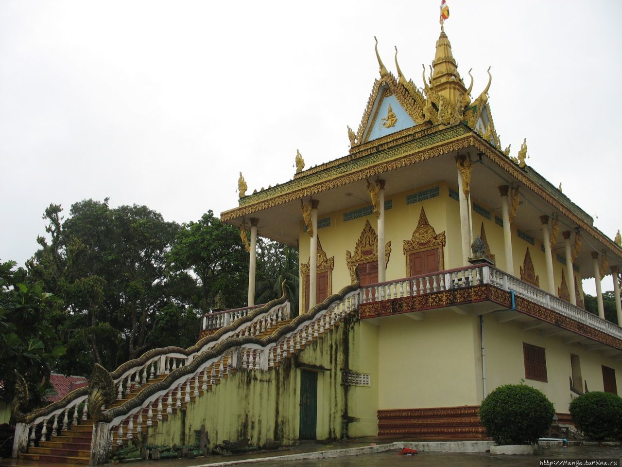 Храм Ват Леу