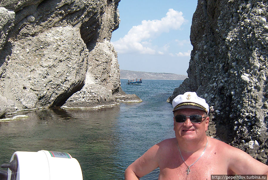 пролив в Двуякорную бухту