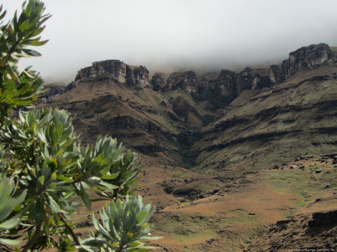 Парк uKhahlamba Drakensberg Park Малоти-Дракенсберг Национальный Парк, ЮАР