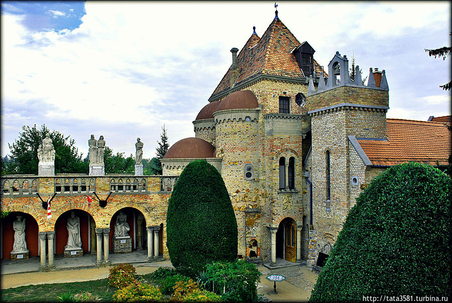 Замок вечной любви Секешфехервар, Венгрия