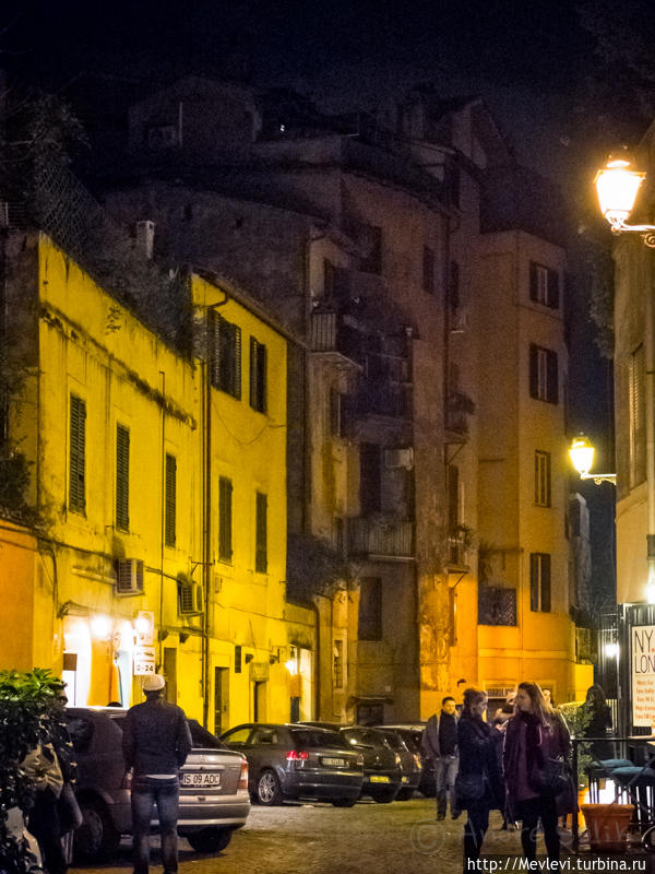 Ночная набережная Рима Рим, Италия