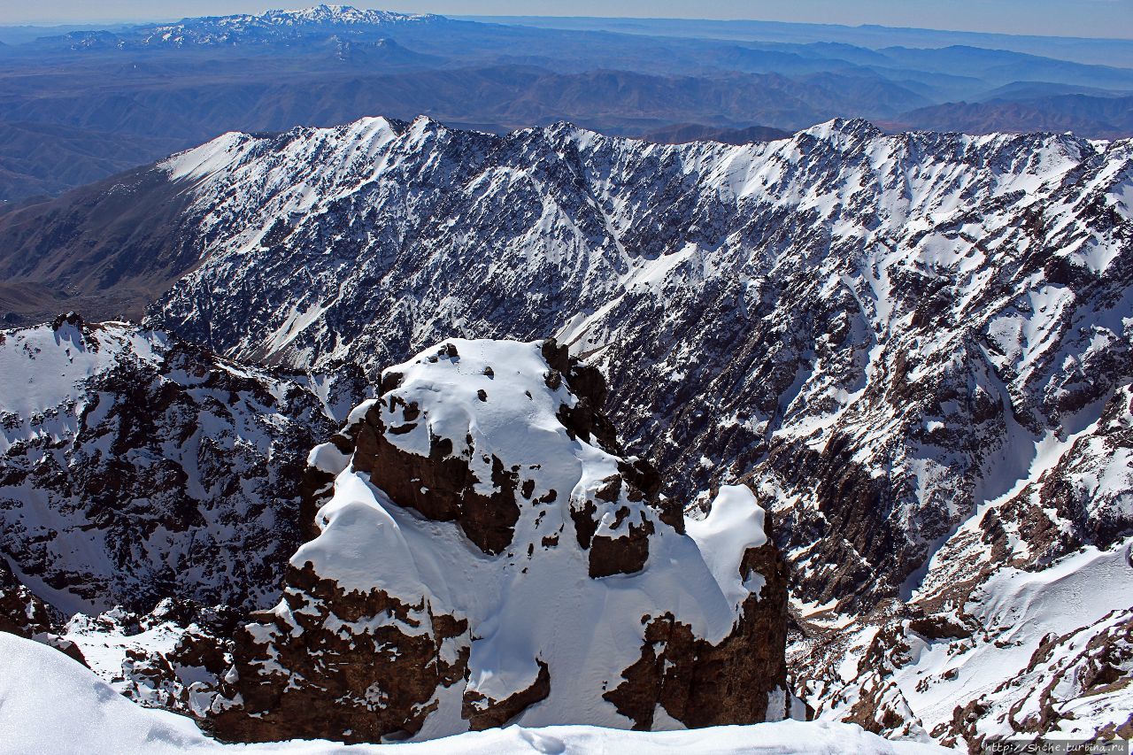 Вершина Тубкаль Гора Тубкаль (4167м), Марокко