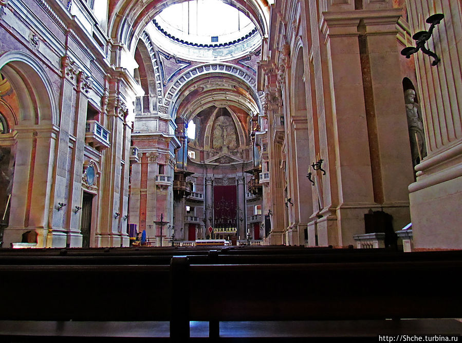 Мраморная базилика, размером с собор - все оттенки розового