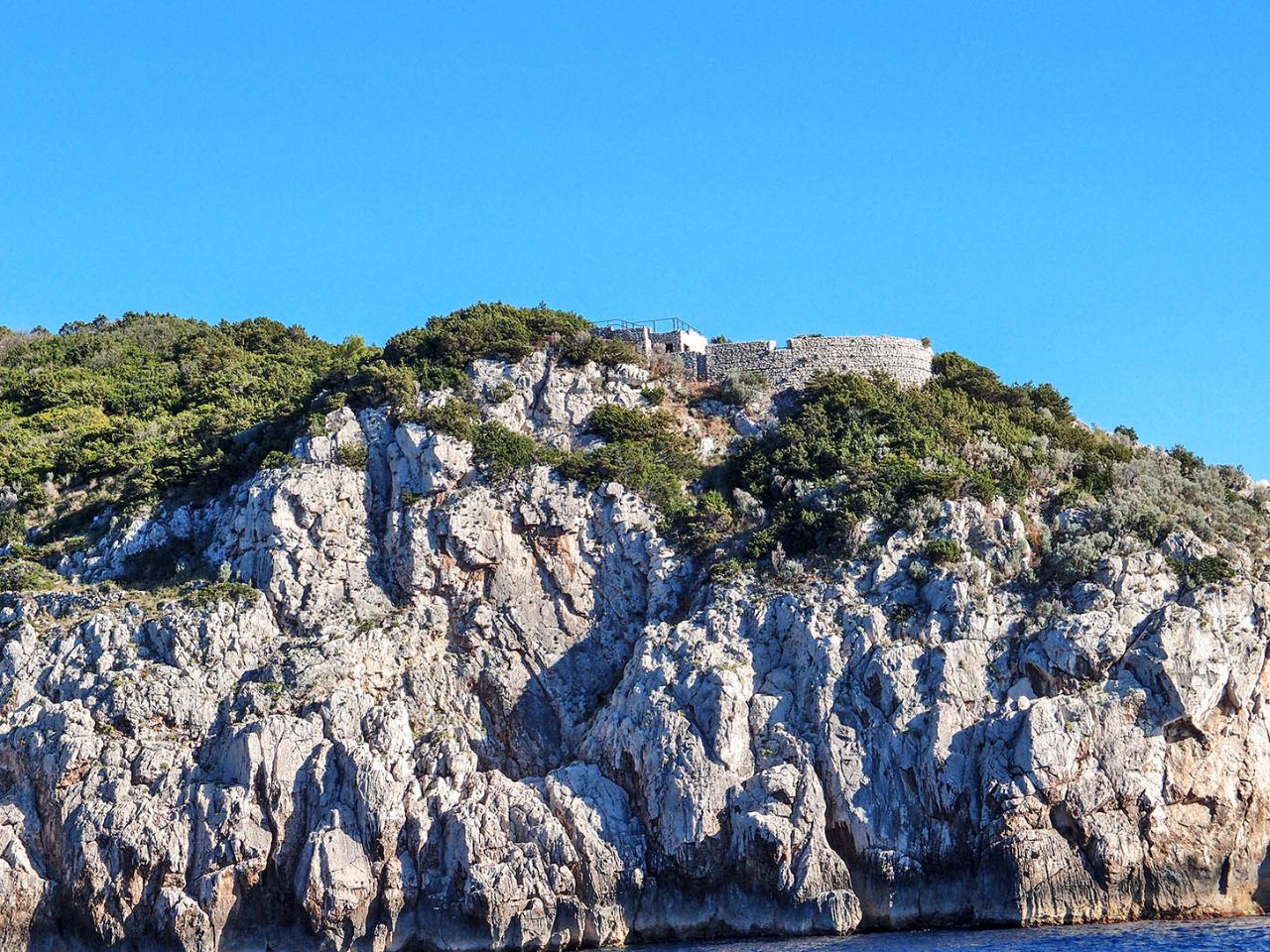 Сапри. Род остров капри. Monte solaro samui фото. Остров капри род. Капри.