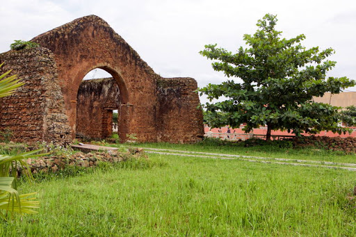 Мбанза-Конго истоический (Юнеско) центр города / Mbanza-Kongo Unesco historical city center