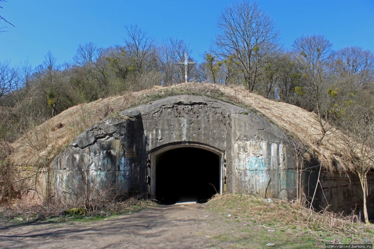 Таракановский форт Тараканов, Украина