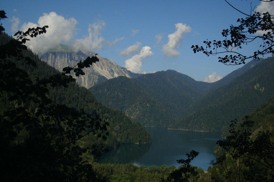 История изумрудного озера Рица и горы Пшегишхва Рица Реликтовый Национальный Парк, Абхазия