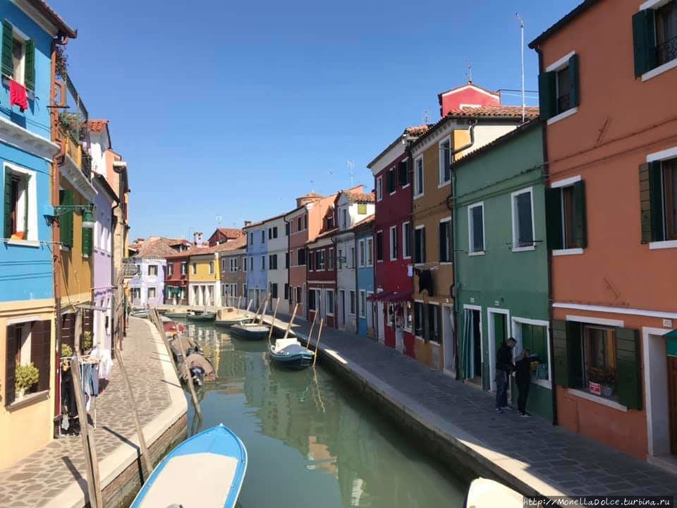 Пешеходный маршрут на Isola Burano Остров Бурано, Италия