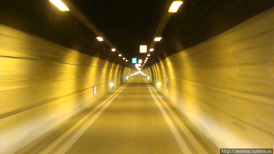 Тоннель под границей Франции и Италии Ницца, Франция
