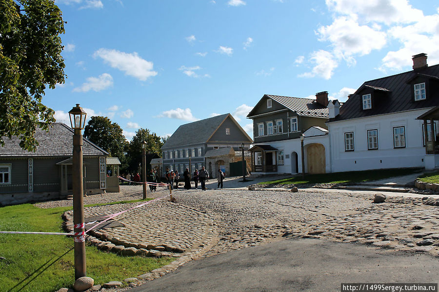 Улица старого Изборска. Изборск, Россия