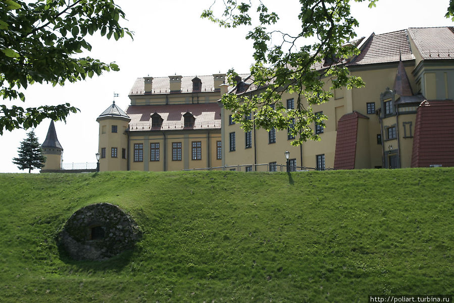 Несвиж — прогулка по замку, городу и парку Несвиж, Беларусь