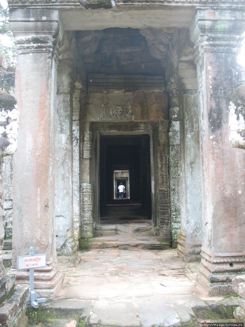 Центральная галерея главного святилища храма Пре-Кхан