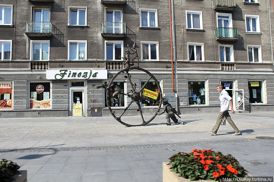 А на улицах попадаются интересные скульптуры. Белосток, Польша