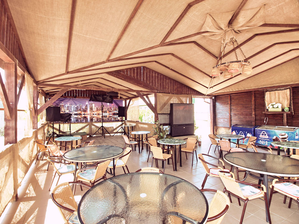 Столовая От Петровны на базе отдыха Карина / Dining room from Petrovna