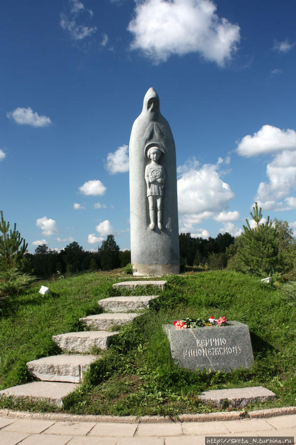 Памятник Сергию Радонежскому (скульптор В.Клыков) Хотьково, Россия