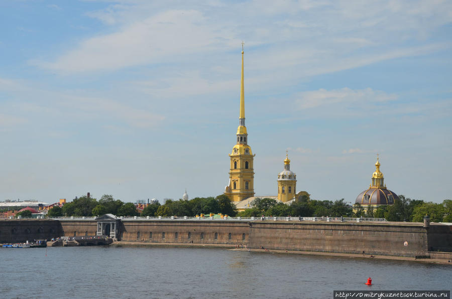 Санкт-Петербург... Ансамбль Петропавловской крепости... Санкт-Петербург, Россия