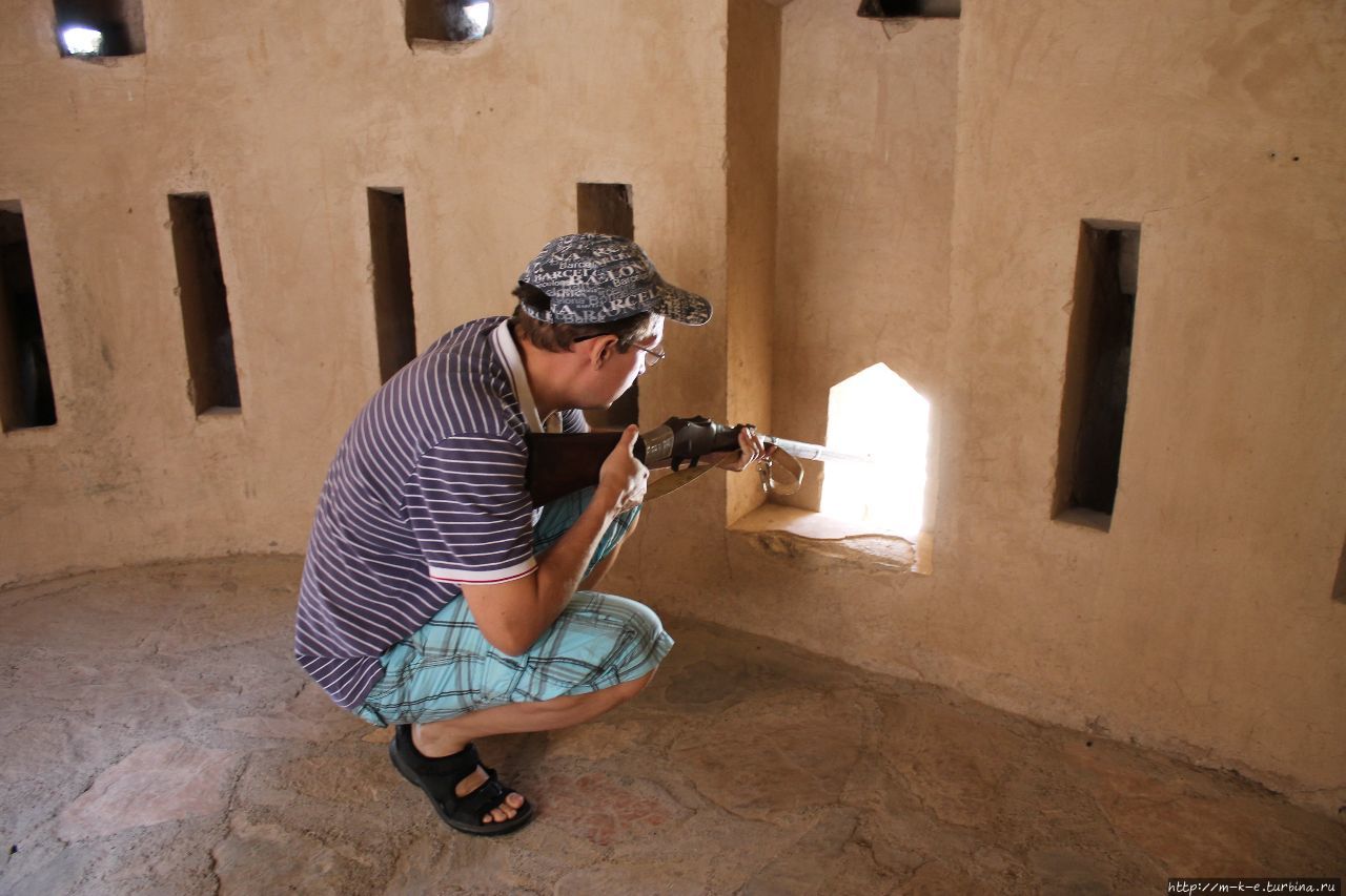 Мощная крепость Нахаль. Возможность примерить и попробовать Оман