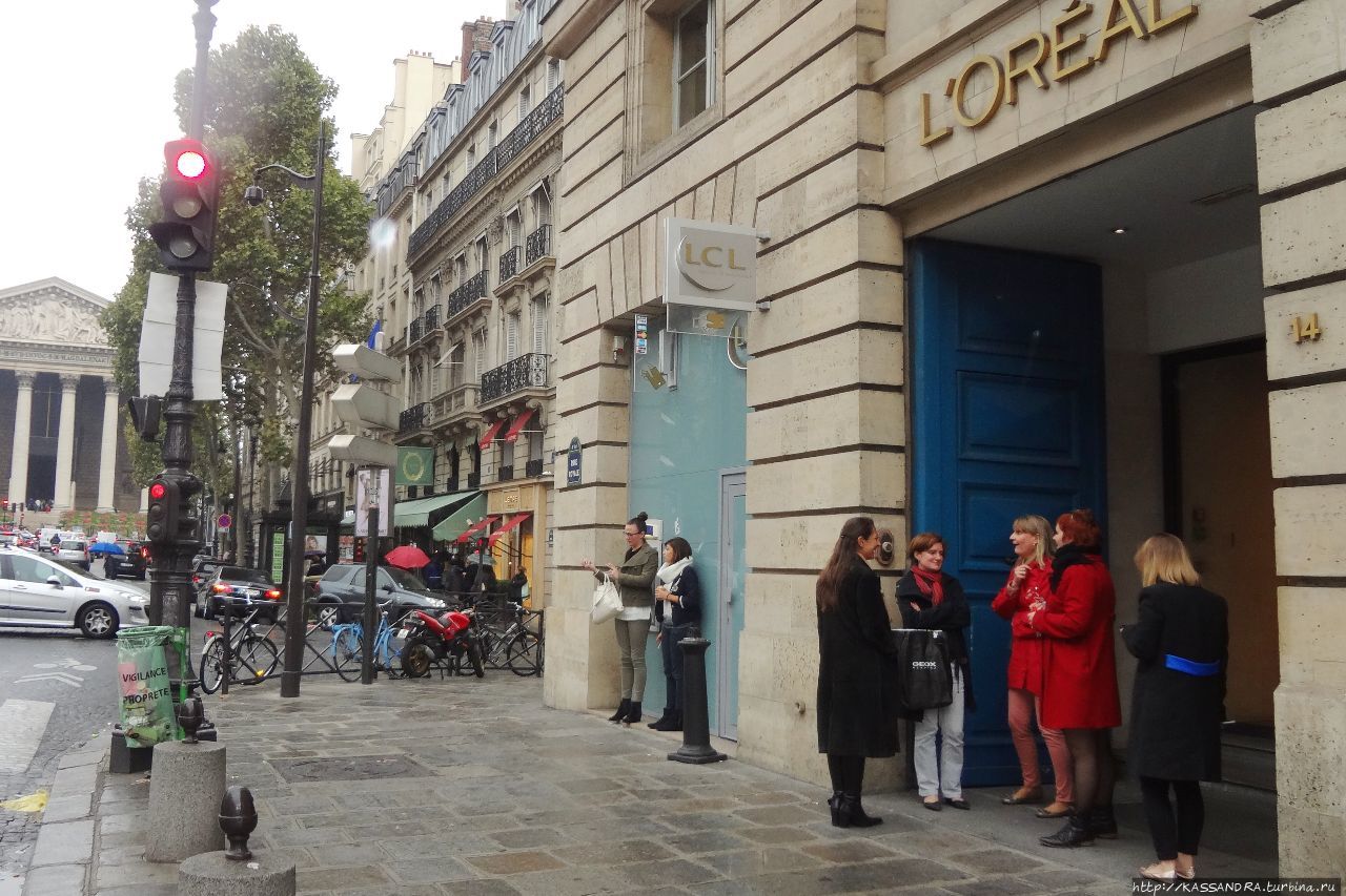 Les Maisons Ladurée Champs Elysées Париж, Франция