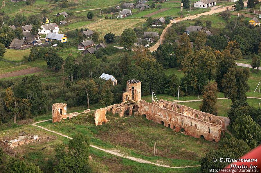 Вот что-то подобное представляет он из себя сегодня.
(фото из интернета).