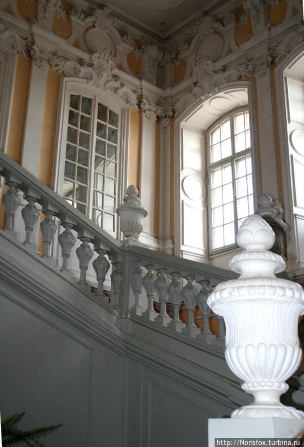 Поднимаемся по лестнице Рундале, Латвия