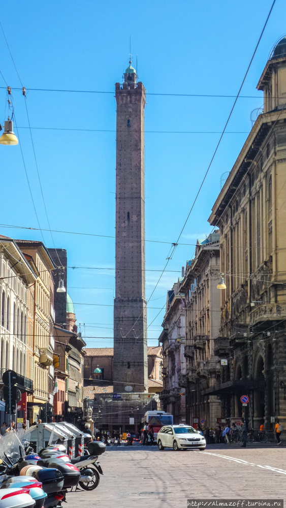 Башни итальянского города Болонья Болонья, Италия