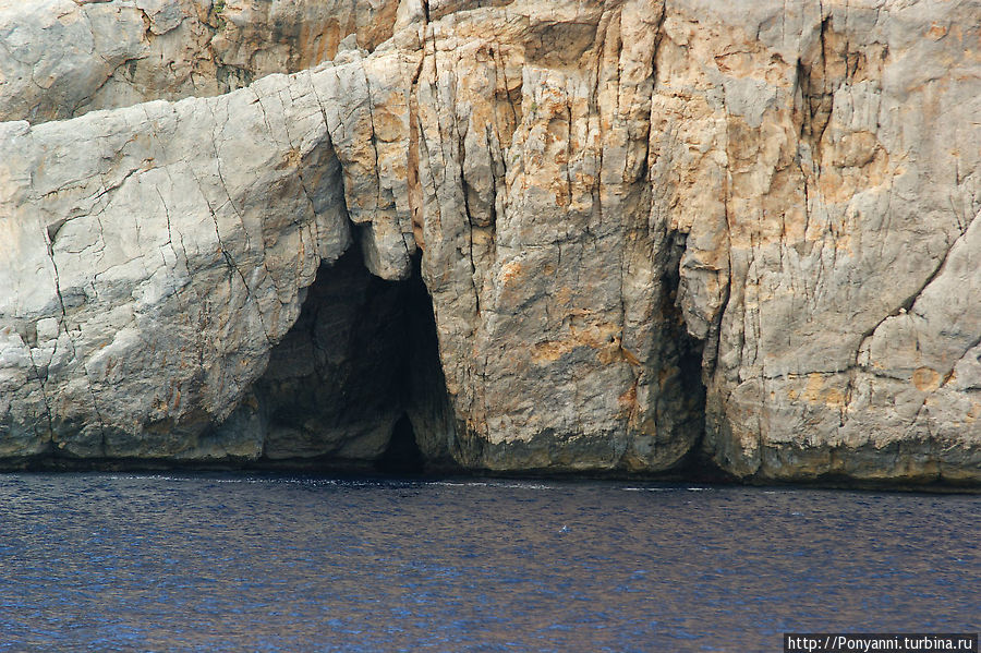 В поисках забытых сокровищ Алькудия, остров Майорка, Испания