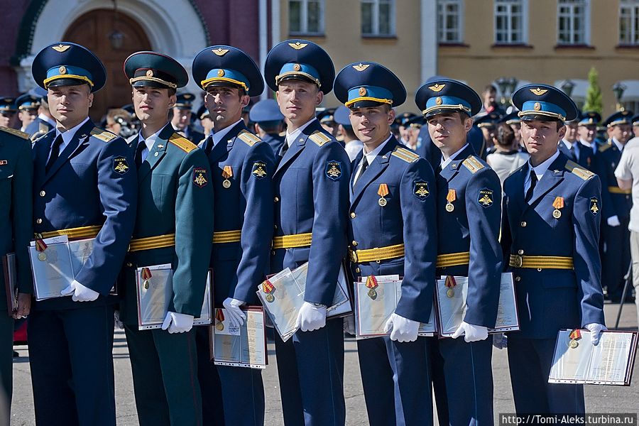 Сайт академии жуковского. Военно-воздушная Академия им Жуковского Воронеж. Академия ВВС Воронеж. Воронеж Академия Жуковского и Гагарина. Курсанты ВУНЦ ВВС ВВА.