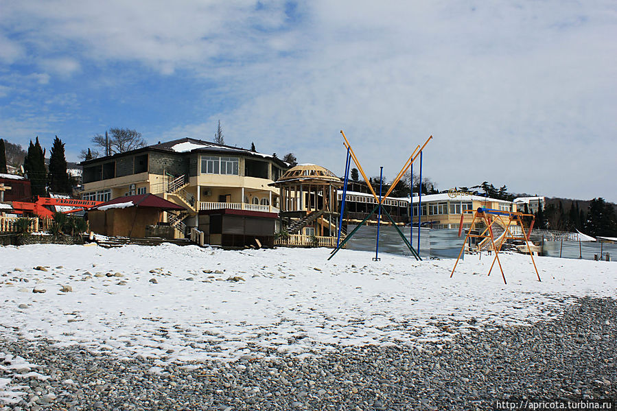 пляж Лоо утром 8 марта