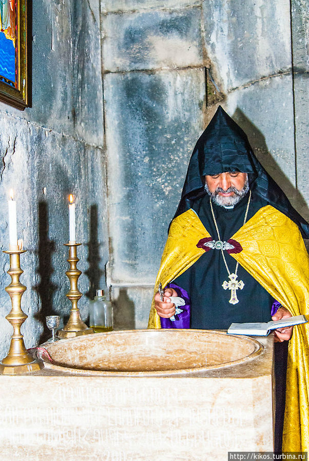 Настоятель монастыря Ахпат Айраспет. Армения