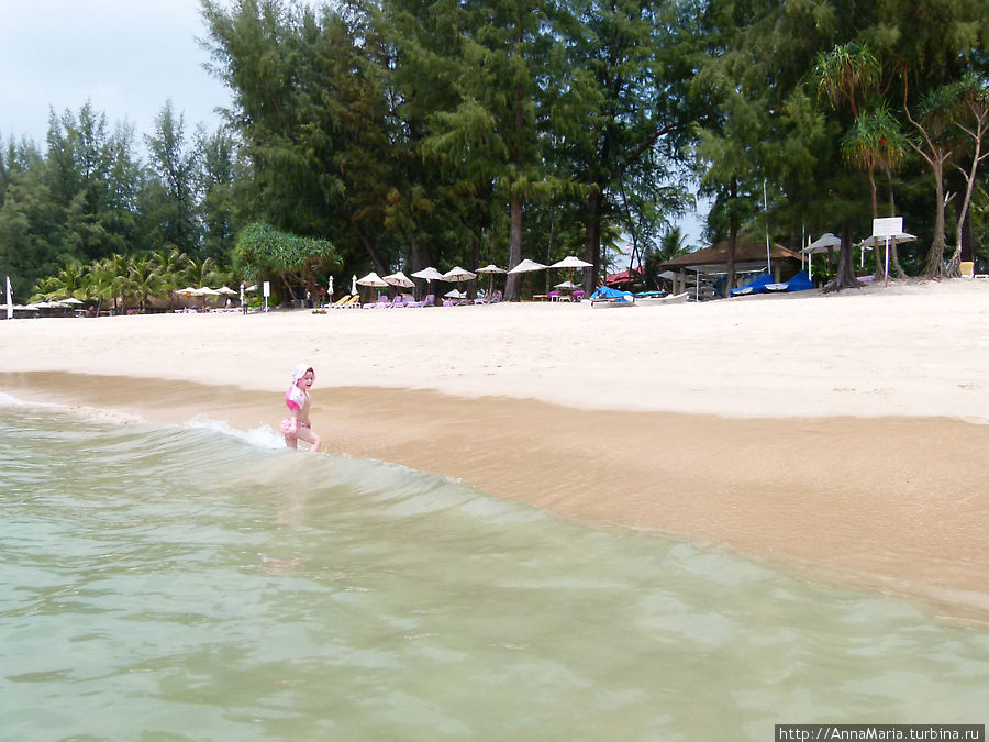 пляж в бухте Банг Тао Остров Пхукет, Таиланд
