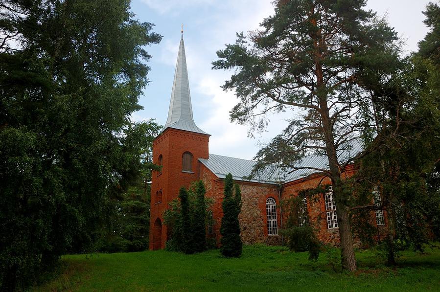 Лютеранская церковь Алатскиви, Эстония