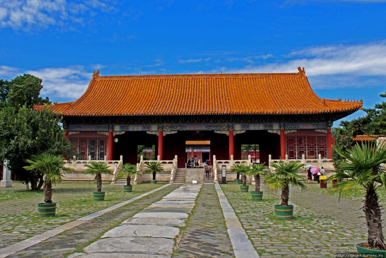 Гробница третьего императора династии Мин (ЮНЕСКО 1004-004)