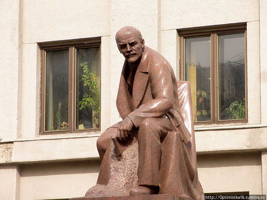 Памятник В. И. Ленину на Тверской площади. Москва, Россия