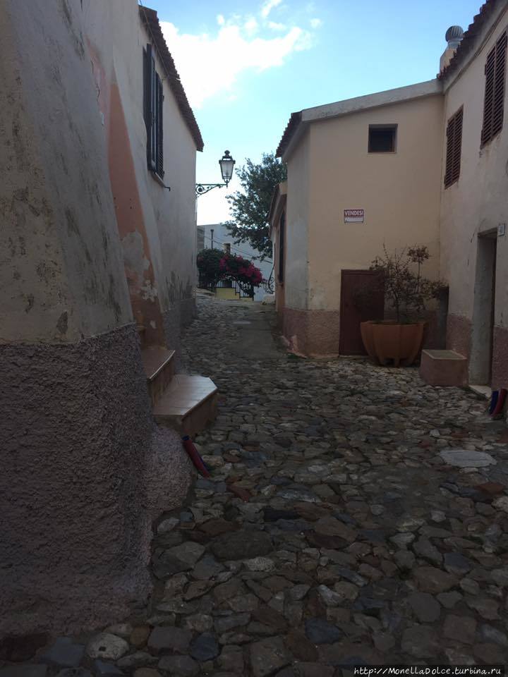 Посада: кастэлло дэлла Фава Нуоро, Италия