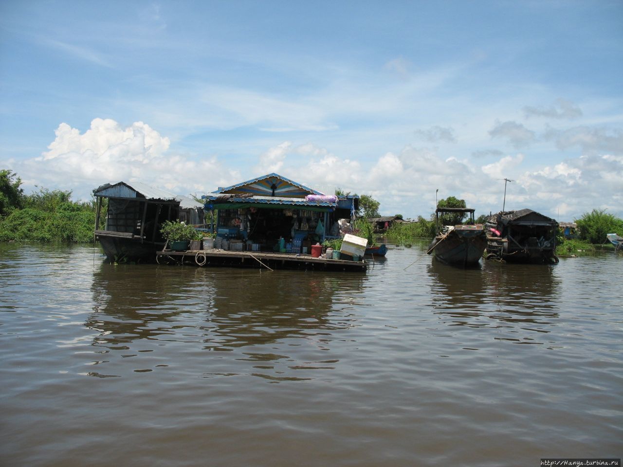 Плавучая деревня на озере Тонле Сап Сиемреап, Камбоджа