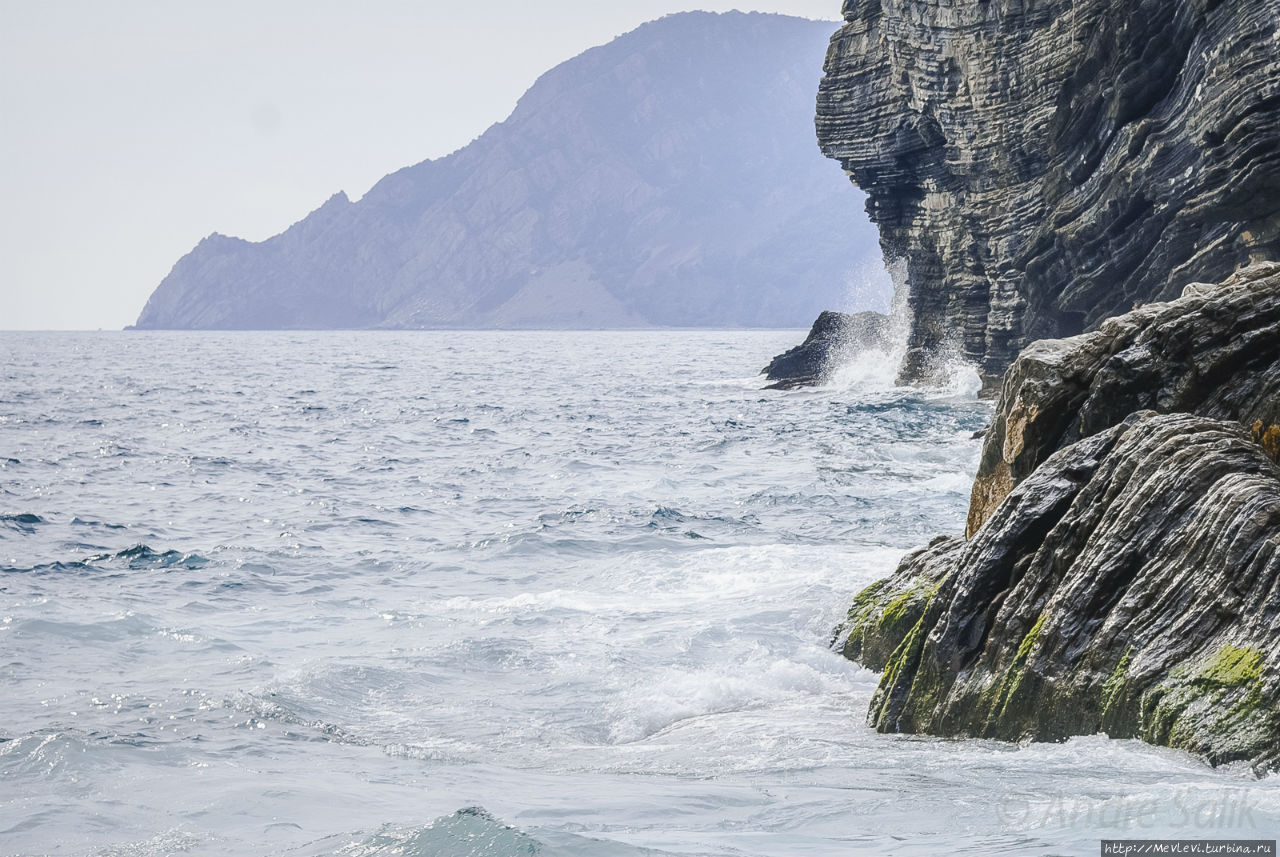 Прогулка в Vernazza, La Spezia, Италия Вернаска, Италия
