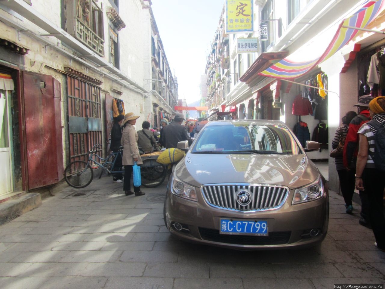 Barkhor Street — Старая часть Лхасы Лхаса, Китай