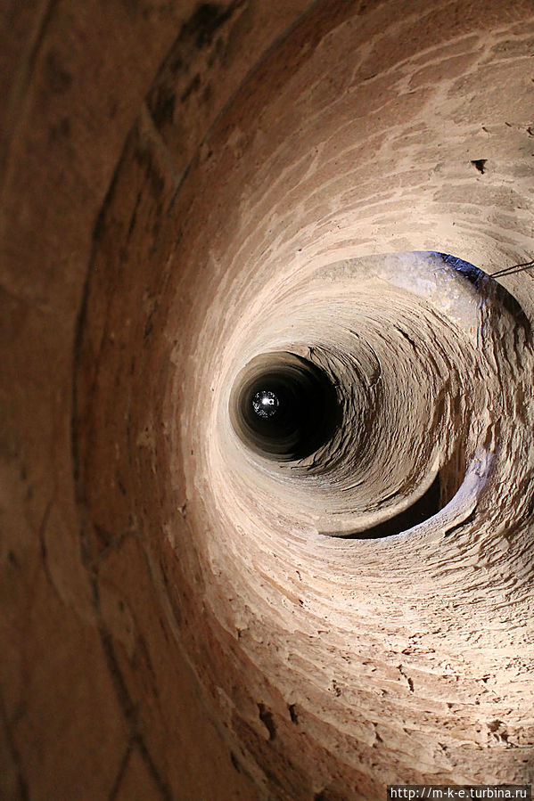 колодец глубиной 62 метра Оршвийе, Франция
