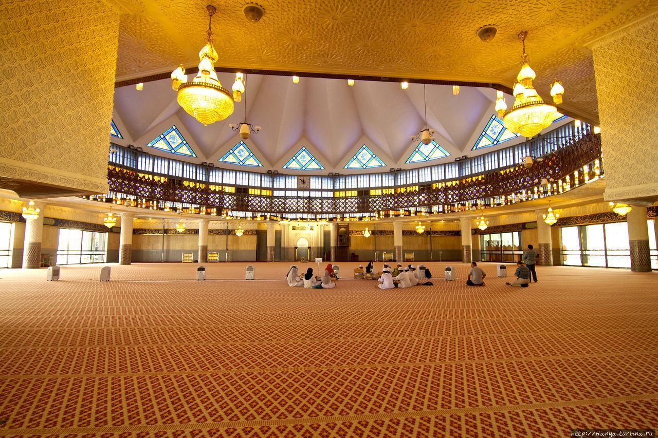 Национальная мечеть (Masjid Negara) . Фото из интернета