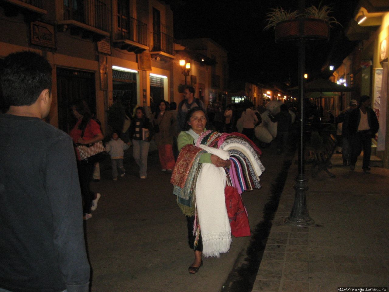 Улица 20 ноября Сан-Кристобаль-де-Лас-Касас, Мексика