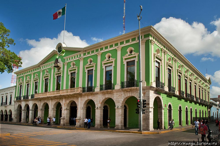 Дворец Правительства / El Palacio de Gobierno