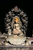 Бронзовая статуэтка Будды с руками в мудре Варада. Из интернета