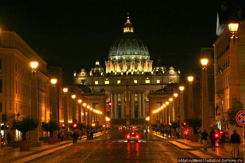 Базилика Сан Пьетро в свете ночных фонарей Ватикан (столица), Ватикан
