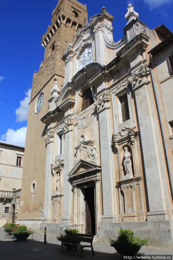 Кафедральный собор св. Петра и Павла в Питильяно. Питильяно, Италия