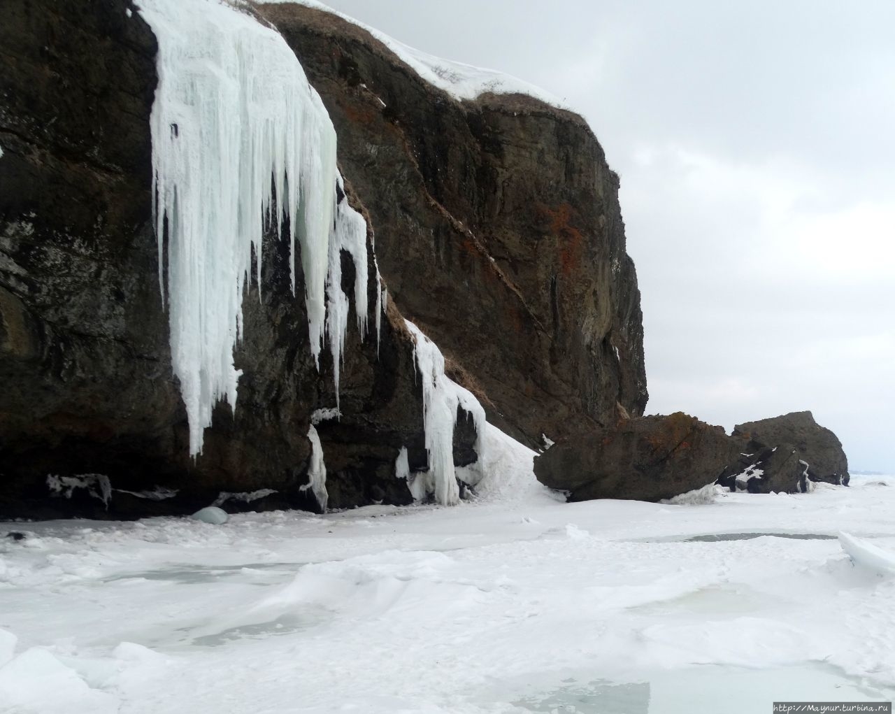 Сахалин бухта Тихая водопады