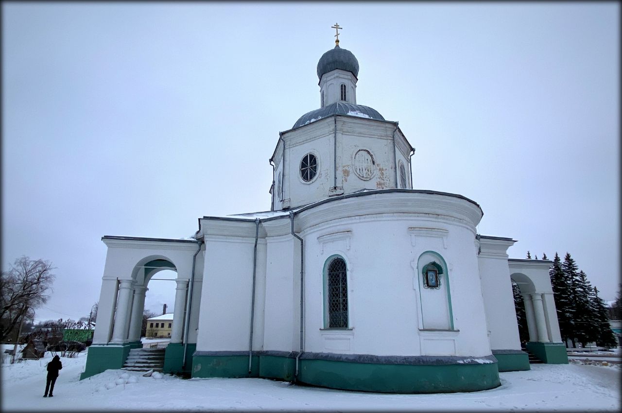 Псковский автовояж — день 2: Остров, Изборск, Печоры Изборск, Россия